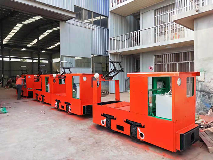 架線式電機(jī)車